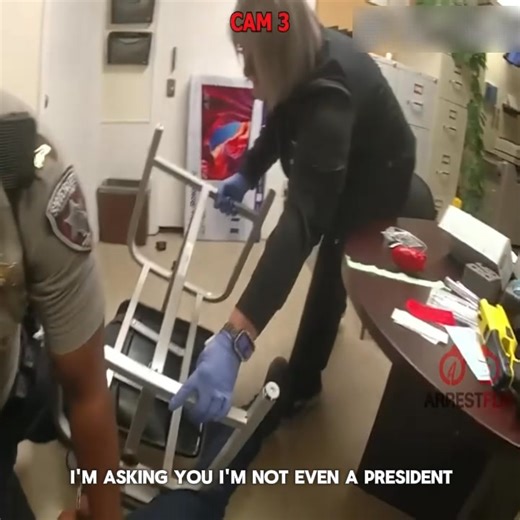 46K views · 775 reactions | When Arrogance Backfires A Lesson on Respect and Patience  A driver’s behavior shows why cooperation with authorities keeps everyone safe.  Stay calm and follow the rules — respect prevents unnecessary trouble. #RespectMatters #Accountability #LifeLessons #Awareness | Blue Blotters | Facebook