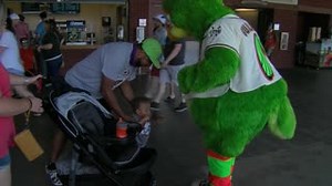 Gonzales, Macias hit HRs as Hoppers win in series finale. Red-hot Greensboro takes five of six in series with Greenville. https://www.milb.com/greensboro/news/hoppers-take-five-of-six-in-series-with-drive | Greensboro Grasshoppers