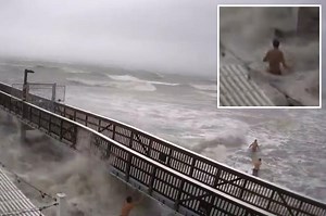 Severe flooding in Naples, Florida as Hurricane Ian surges