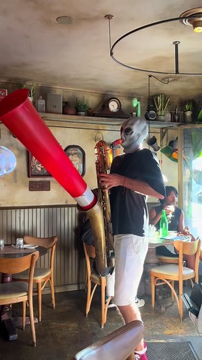 Seems like aliens are trying to immitate me 🤣 #prank #sax #aliens