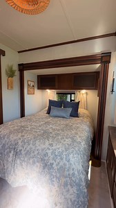 I did this custom client renovation on a gorgeous park model; but we kept the cabinets the same! New flooring, painted walls, new hardware and faucets, light fixtures, wallpaper, furniture, backsplash, hand sewn custom window treatments and lots more! The last bedroom has my favorite windows ever 🤤 Want to know my sourcing for this renovation? Head to my link in bio or website store and click on “The Woodland Manor Design Guide” to get links to everything I used! | Alchemy RV Renovations