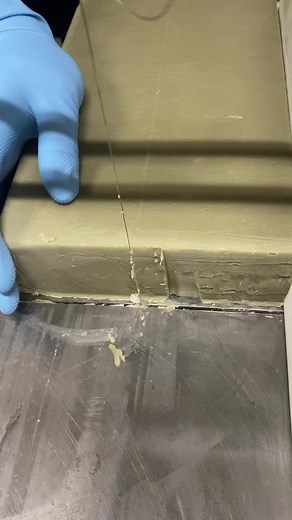 Découpe du savon citron/argile verte #karinature #savonartisanal #asmr #satisfying #fyp #résultat