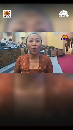 WARGA NUSA PENIDA RUGI, BALI JUGA RUGI. Hari ini, Minggu, 23 November 2025 Gubernur Bali Wayan Koster menggelar jumpa pers terkait apa tindakan pemerintah terhadap pembangunan lift kaca di Pantai Kelingking, Nusa Penida, Klungkung. Sementara itu anggota DPD-RI Dapil Bali, Luh Djelantik kembali menegaskan jika megaproyek ini tak dibongkar, warga Nusa Penida akan rugi akibat dampak jangka panjangnya. Bahkan dia menduga akan ada monopoli semua sektor di lokasi ini yang merugikan warga Nusa Penida. 