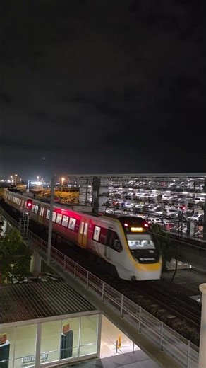 Brisbane Airport Airtrain #trainspotting #trainspotter