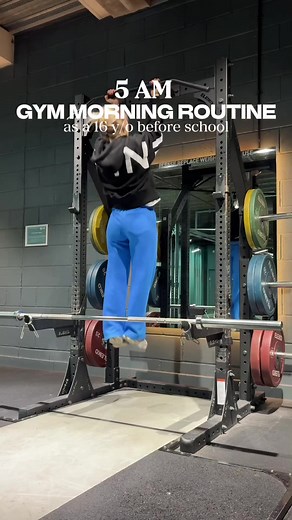 always gonna be a good day if it’s UPPER BODYYYYY full fit from DFYNE code CGT to save 🤭 #morningroutines #morningmotivation #5am