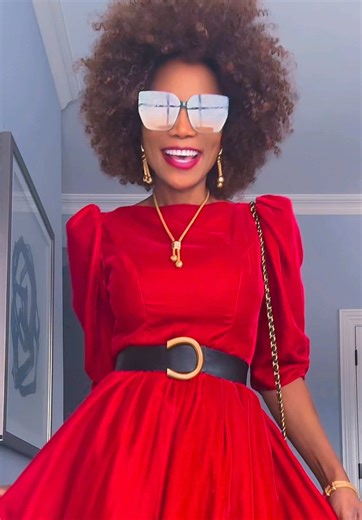 Happy Sunday to you all!! God bless! Final Christmas look or already thinking of Valentines outfits😀🙏🏽🙏🏽