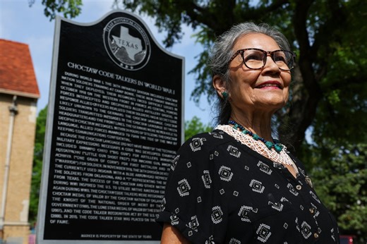 Descendants of Choctaw code talkers gather in Fort Worth for historical marker unveiling - WTOP News