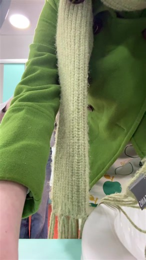 Exploring the Fascinating World of Big Leaves and Caterpillars