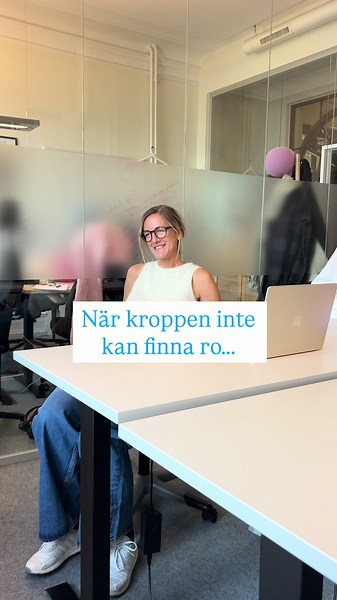 Stressad inför arbetsdagen? Svårt att finna ro? Yogobes expert Milla Floryd kommer med ett tips. 🩵 #yoga #andas #nystart #2026