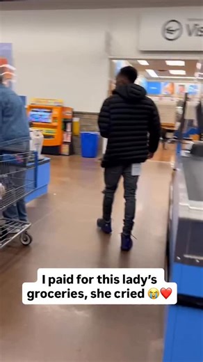 justin on Instagram: "pay it forward.. ❤️ seeing her reaction made my day. you never know how much a small gesture can help someone."