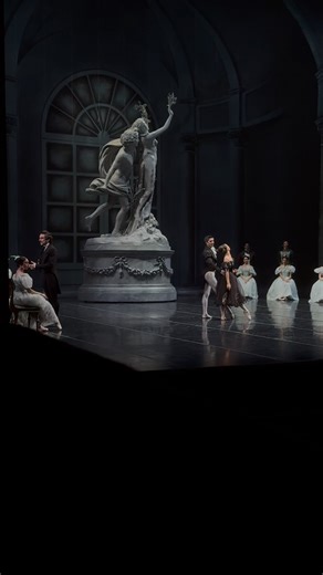 Be Ballet oficial 🩰 DANZA CLASICA ADULTOS on Instagram: "Onegin . Teatro Colón @balletteatrocolon El baile de Tatiana interpretado por Camila Bocca con el príncipe Gremin Alan Pereyra es uno de los momentos más emblemáticos de la obra. Este encuentro ocurre cuando Tatiana, ya adulta y transformada en una mujer elegante y segura de sí misma, se encuentra con Onegin interpretado por Juan Pablo Ledo en la casa de Gremin. Este baile refuerza la idea de la irreversibilidad del tiempo y las decisione