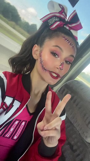 Creative Cheerleader Makeup Looks for Game Day