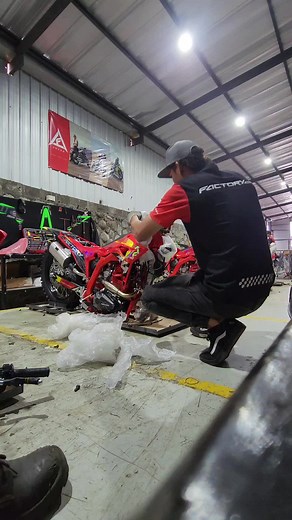 Ensamblando las factory Bike T4