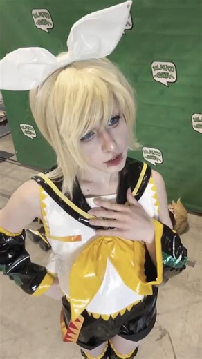typical Rin Len interaction #cosplay #vocaloid #vocaloidcosplay