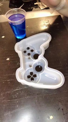 Unique Resin Art Techniques for Decorating PS4 and PS5 Controllers