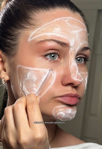 Acne-prone skin? 🤍 The Pyunkang Yul Calming Moisture Barrier Cream feels lightweight, soothing, and non-greasy on the skin. It helps support the skin barrier while keeping skin hydrated and comfortable. Available on Amazon and the Pyunkang Yul Official Online Store🏪 @Pyunkang Yul US #pyunkangyul #cream #acne #kbeauty #pky