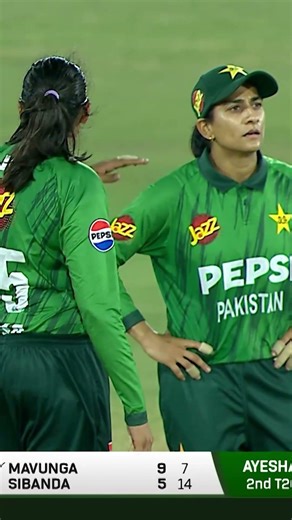 Ayesha Zafar targets the middle-stump with great success 🙌 #PAKWvZIMW M9H1K