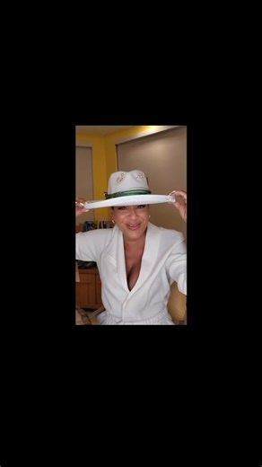 LisaRaye McCoy | We still doin flashback Fridays? Old to me new to y'all..... A Birthday gift from my #1 Fan @thereallprincesspretty2x by one of my... | Instagram