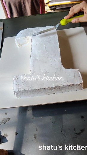 Number one theme cake decoration #highlightsシ゚ #shatuskitchen #viralreelsfb #reelsfyp #fypシ #foryouシ #foodlove #cakedesign #videoviralシ | Shatu's Kitchen