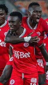 🗓️ #TBT | Tarehe kama yale mwaka jana 2023 dhidi ya Mbeya City tukiibuka na ushindi wa mabao 3-2. ⚽️⚽️ Ntibazonkiza. ⚽️ Sakho. #WenyeNchi #NguvuMoja | Simba SC Tanzania