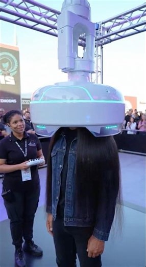 Testing a Hair Texture Machine at an Outdoor Demo 😮 Long Hair to Curly 🤖