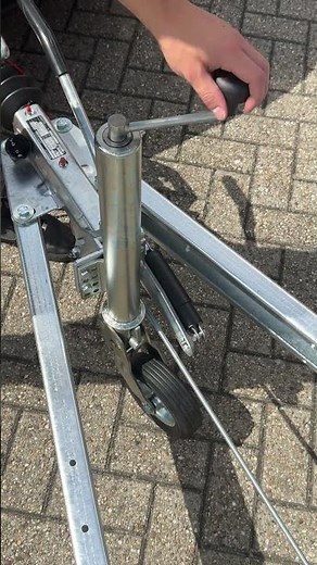 Comment fonctionne une roue jockey escamotable automatique ?