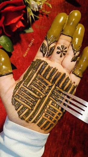 1.3M views · 3.6K reactions | Very Easy Mehndi Trick with comb 类  #mehndi #art #trick #heenahacks #mehndidesign #tutorial #heena #fbyシvideo | Heena Hacks | Facebook