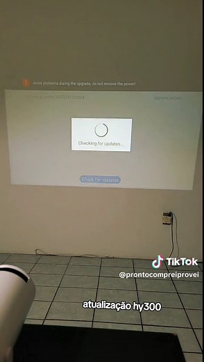 Atualização e instalação de aplicativos no projetor HY300