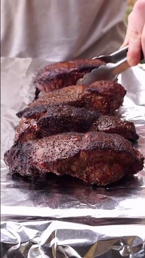 Don’t sleep on country style ribs! 🐖 Here’s how I make these: Ingredients for the Country Style