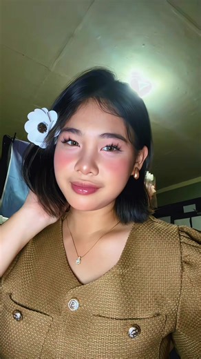 Vintage Makeup Saturation Transition