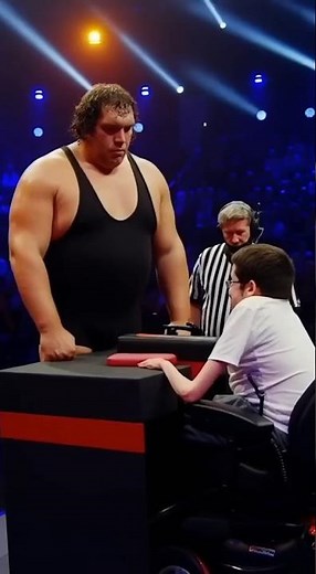 André the Giant is back!! slapping competition with ‪@rickyberwick‬ #slapping #iconic