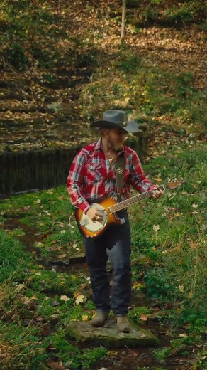 1.7K views · 41 reactions | Ernest + the ES-Banjitar = instant vibe. A fast and expressive 6-string with that unmistakable banjo snap. Always great hearing it in the hands of a creative force like him. Shop the ES-Banjitar: https://tinyurl.com/yc8jdmtm | Gold Tone | Facebook