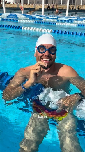 Schwimmcoach on Instagram: "Kannst du den Brustbeinschlag? Wenn nicht, hast du hier die Anleitung ihn zu trainieren. Wie hast du ihn gelernt? Hast du noch weitere Tipps zu verbessern?"