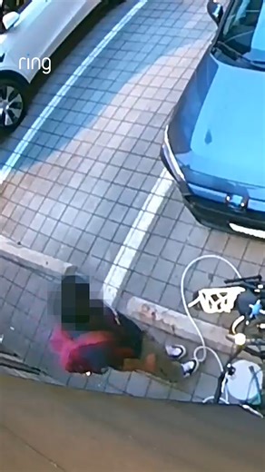 63K views · 590 reactions | Earlier in the day, Evan received a Ring notification and saw a stranger eyeing his bicycle. He thought it was strange, but nothing happened, so he continued on with his day. Hours later, the same person returned - this time with bolt cutters. After receiving another Motion Alert from his Spotlight Cam, Evan activated the Siren, and the bike was left untouched. | Ring | Facebook