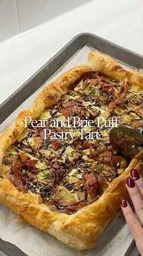 This Pear and Brie Puff Pastry Tart is the easiest holiday appetizer #recipe