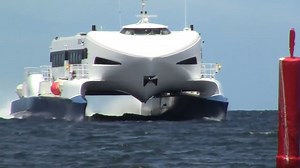 Super fast ship to the pier | Amazing Videos