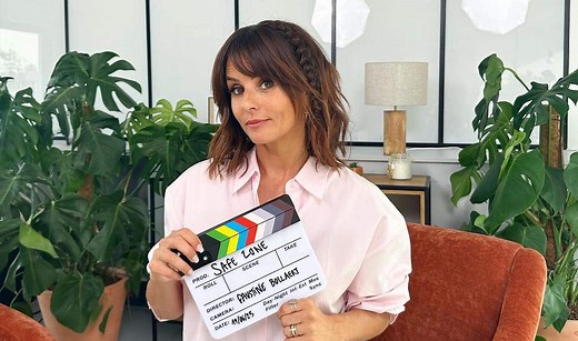 Faustine Bollaert en maillot de bain, elle affiche un corps sublime