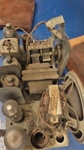 Philco 38-12 rescue #shorts #hamradio #diy #retro #shortwave #vintage #repair #old #audio #antique