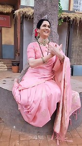 Posting this version of My favorite title song ❤❤ Shot by my super talented costar #sarikanavathe ❤ And approved by super actress #rutujabagawe that i can post this.. So here it is 😄😄 | Samidha Guru