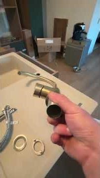 How to install a faucet on a kitchen sink? 🦾👍