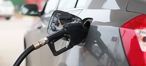 How a Fuel Pressure Regulator Works | DoItYourself.com