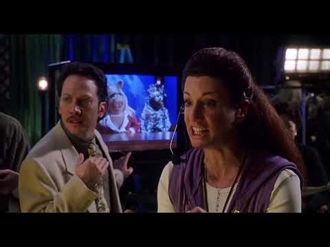 Miss Piggy's New Show - Muppets from Space (1999)