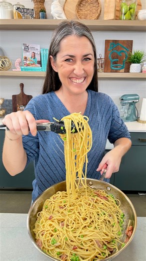 My favorite thing about this recipe is not only how easy it is to make, but that it’s made with simple and affordable ingredients. Trust me, this will soon become one of your go-to pastas. https://thestayathomechef.com/american-carbonara/ | The Stay At Home Chef