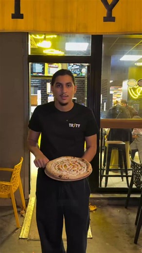 Tasty Pizza on Instagram: "@m23_off a fait Paris-Lyon pour tester la boisée 😍 Combien de kilomètres tu serais prêt(e) à faire pour tester la boisée ? 😍🍕 RDV dans vos restaurants TA5TY PIZZA 🍕 : 📍57 cours Jean Jaurès, Grenoble 📍 24 route de Romans, Valence 📍92 avenue Roger Salengro, Villeurbanne 📍31 rue Romarin, Lyon 1 📍3 avenue Paul Santy, Lyon 8 📍111 rue Olivier de Serres, Paris 15 📍8 rue de Bourgogne, Lyon 9 📍62 cours Charlemagne - Lyon 2 📍71 rue Dauphiné Lacassagne - Lyon 3 📍45