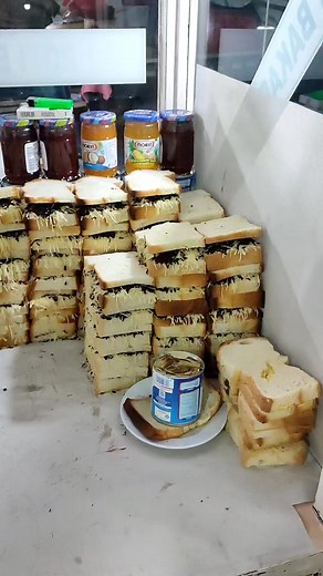 576K views · 5.6K reactions | Langganan siapa nih Roti bakar eddy di blok M jakarta | Food Warrior TV | Facebook