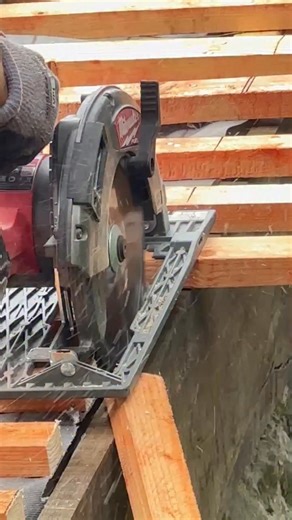 New battens and breathable membrane on this outbuilding With our own cherry pickers, CAT ladders, chimney scaffolding platform and 30ft ladders we can help you with most of your property maintenance without the extortionate cost of scaffolding, permits and traffic management. Fully insured, IPAF certification and experienced If you are experiencing any issues with your property please call us on 07972 363799 or message us. Free no obligation quotation no job to small Cover most areas | Chris Bar