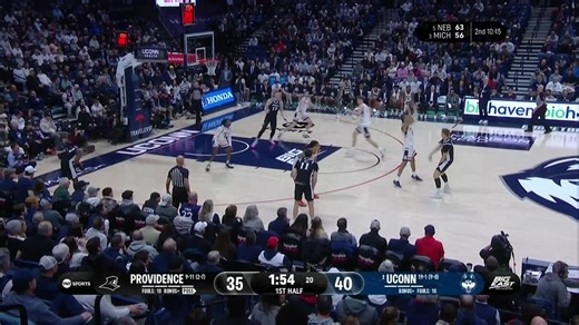 Stefan Vaaks beautiful dime to Peteris Pinnis 🔥 Providence College Men's Basketball keeping things close against UConn 👀 | TNT Sports US