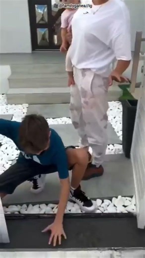 2025 me duniya hoyi katam🤯 || #shortsfeed #stunt #viralshorts #trending #automobile