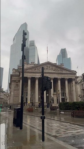 Bank of England Threadneedle Street First Sunday of 2025 #harpazo soon! #rapture is near!