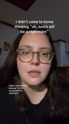 listen it’s delicious but my HANDS CRAMP UP #schoollunch #koreanschool #teachinkorea #koreanfood #teachabroad